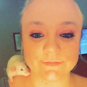 Meet your Posher, Lindsi